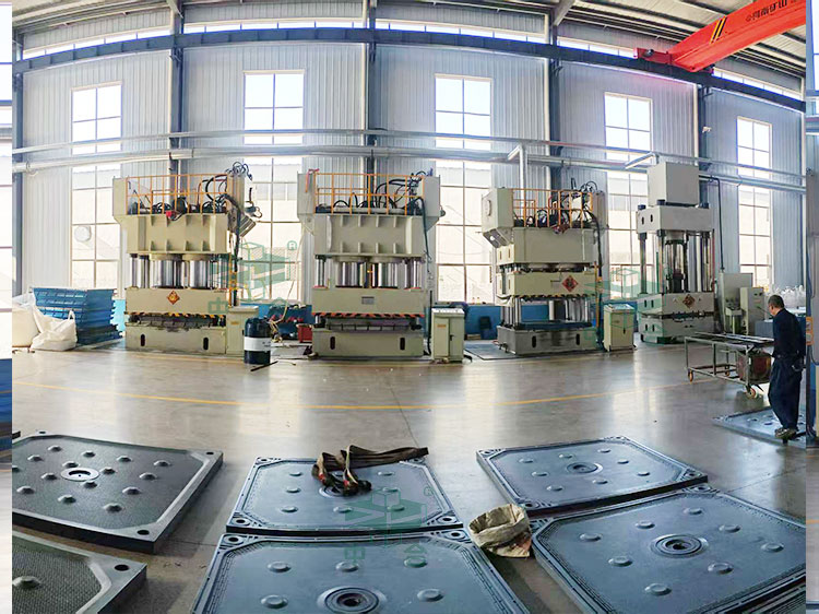 3600噸壓濾機(jī)濾板成型液壓機(jī)現(xiàn)場(chǎng).jpg 3600噸壓濾機(jī)濾板成型液壓機(jī)現(xiàn)場(chǎng).jpg