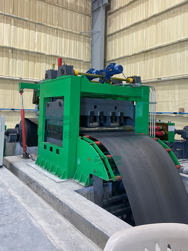 開(kāi)料校平裝置.jpg 開(kāi)料校平裝置.jpg