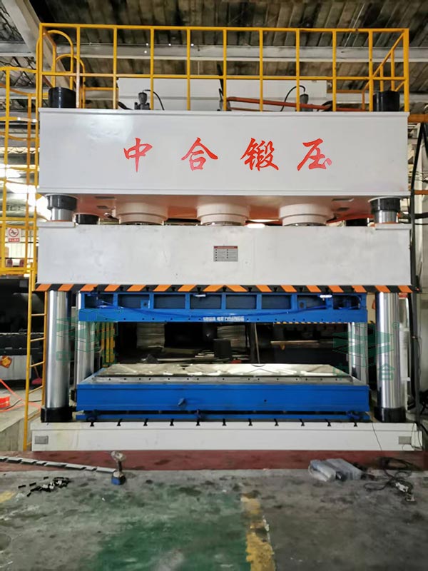 1250噸不銹鋼水箱板液壓機(jī).jpg 1250噸不銹鋼水箱板液壓機(jī).jpg