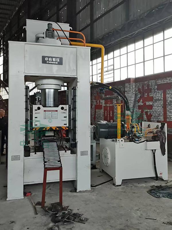 315噸錨桿托盤(pán)液壓機(jī).jpg 315噸錨桿托盤(pán)液壓機(jī).jpg