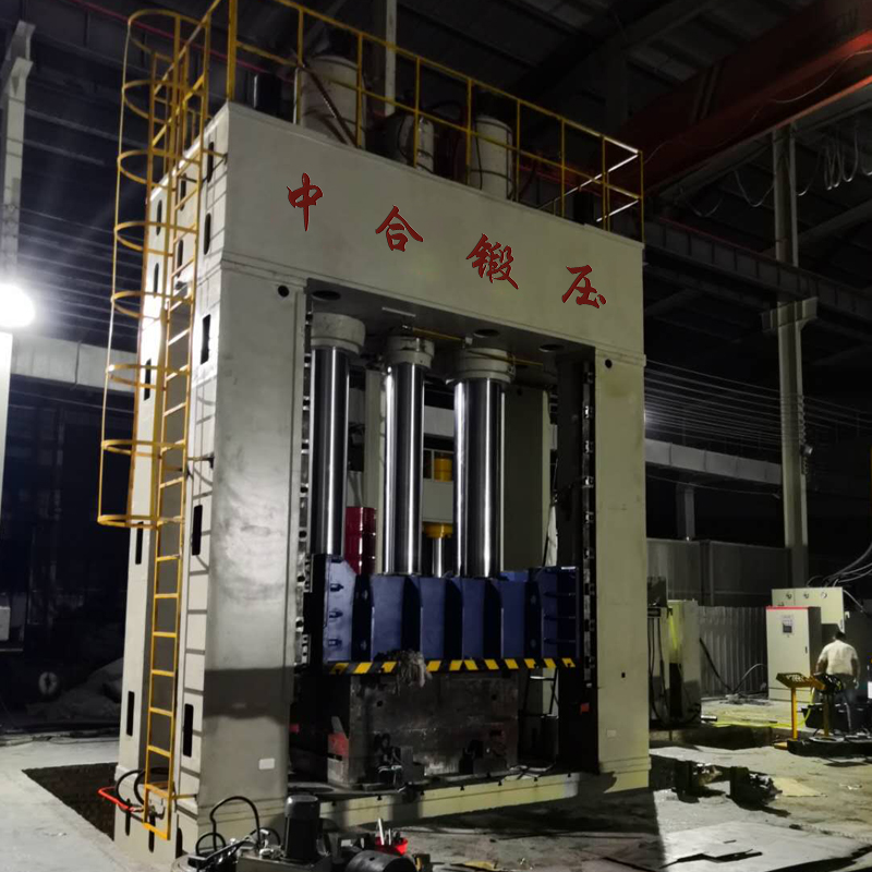 2000噸框架式液壓機(jī)客戶現(xiàn)場(chǎng) 2000噸框架式液壓機(jī)客戶現(xiàn)場(chǎng)