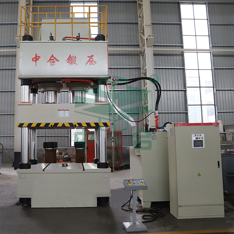 800噸三梁四柱液壓機(jī) 800噸三梁四柱液壓機(jī)