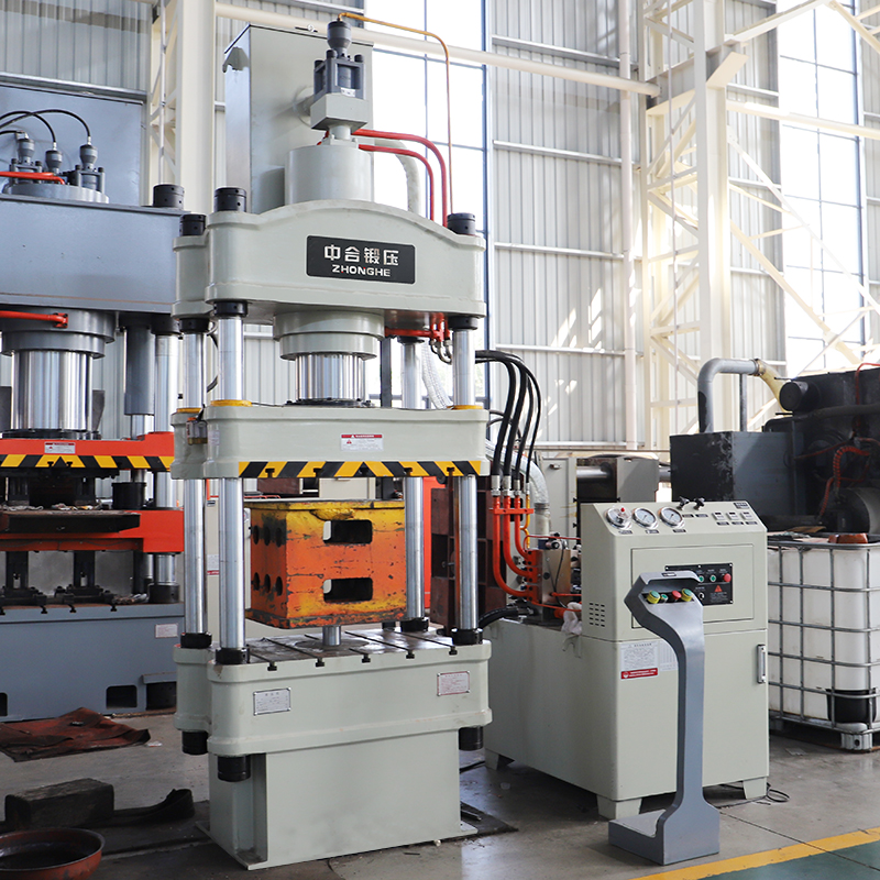 200噸液壓機(jī) 200噸液壓機(jī)