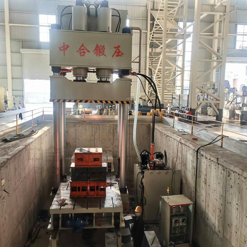 SMC模壓工藝_1500噸液壓機_復(fù)合材料成型設(shè)備(圖1) SMC模壓工藝_1500噸液壓機_復(fù)合材料成型設(shè)備(圖1)