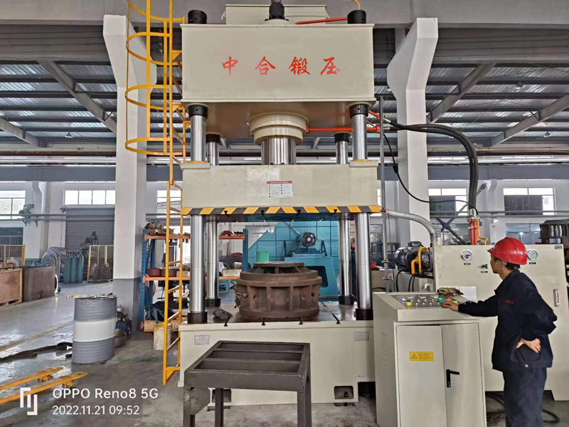 315噸汽車配件成型液壓機(jī) 315噸汽車配件成型液壓機(jī)