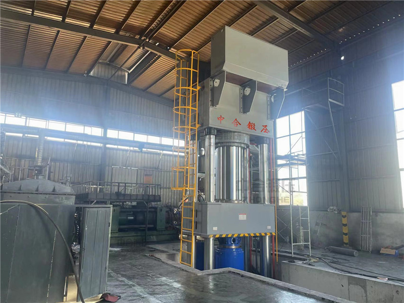 2000噸粉末成型液壓機(jī) 2000噸粉末成型液壓機(jī)