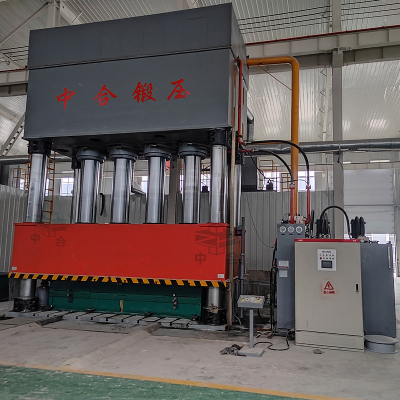 汽車(chē)覆蓋件成型設(shè)備_2500噸四柱液壓機(jī)(圖1) 汽車(chē)覆蓋件成型設(shè)備_2500噸四柱液壓機(jī)(圖1)