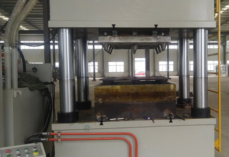 800噸模壓托盤成型液壓機-環(huán)保塑料模壓托盤生產(chǎn)工藝(圖4) 800噸模壓托盤成型液壓機-環(huán)保塑料模壓托盤生產(chǎn)工藝(圖4)