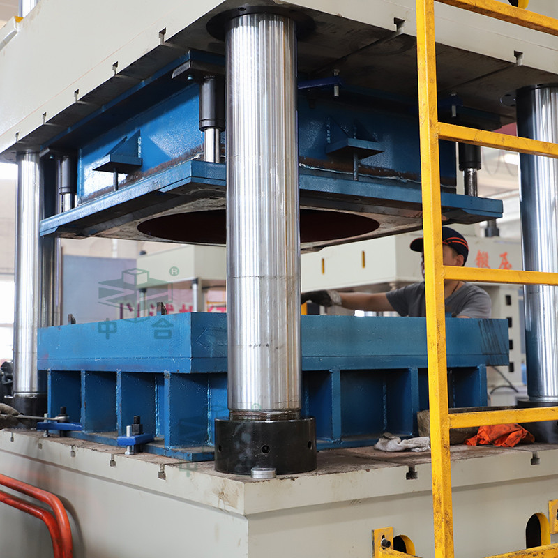 500噸消防水箱液壓機(jī)_不銹鋼水箱成型生產(chǎn)線(圖3) 500噸消防水箱液壓機(jī)_不銹鋼水箱成型生產(chǎn)線(圖3)