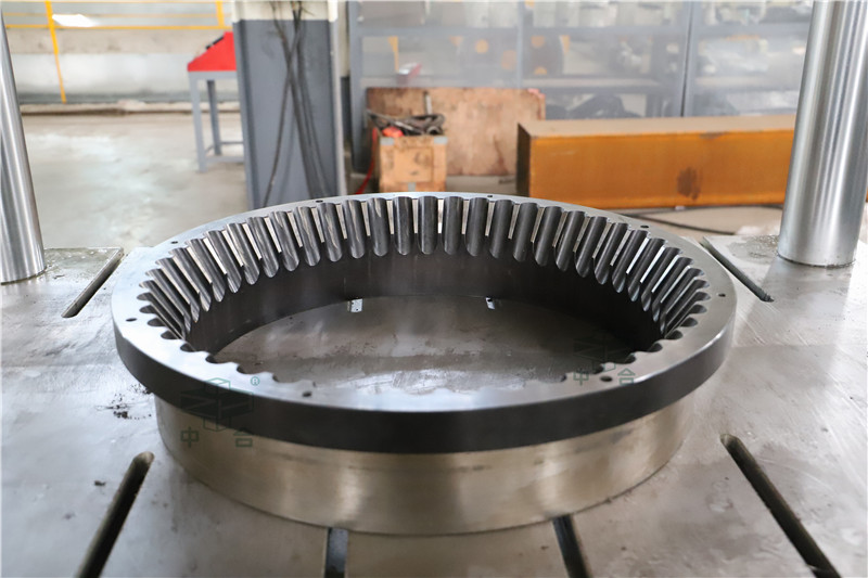 250噸四柱液壓機(jī) 250噸四柱液壓機(jī)