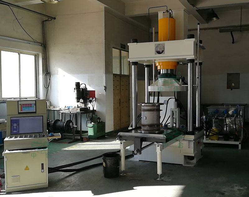 200噸液壓式打壓試驗機(jī)-四柱兩梁液壓機(jī)(圖1) 200噸液壓式打壓試驗機(jī)-四柱兩梁液壓機(jī)(圖1)