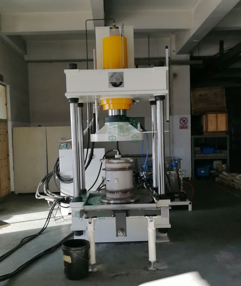 200噸液壓式打壓試驗機(jī)-四柱兩梁液壓機(jī)(圖2) 200噸液壓式打壓試驗機(jī)-四柱兩梁液壓機(jī)(圖2)