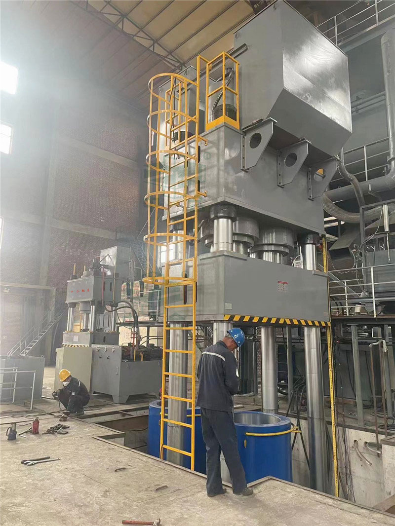 2000噸石墨坩堝生產(chǎn)設(shè)備-2000噸坩堝液壓機(jī)順利交付(圖3) 2000噸石墨坩堝生產(chǎn)設(shè)備-2000噸坩堝液壓機(jī)順利交付(圖3)