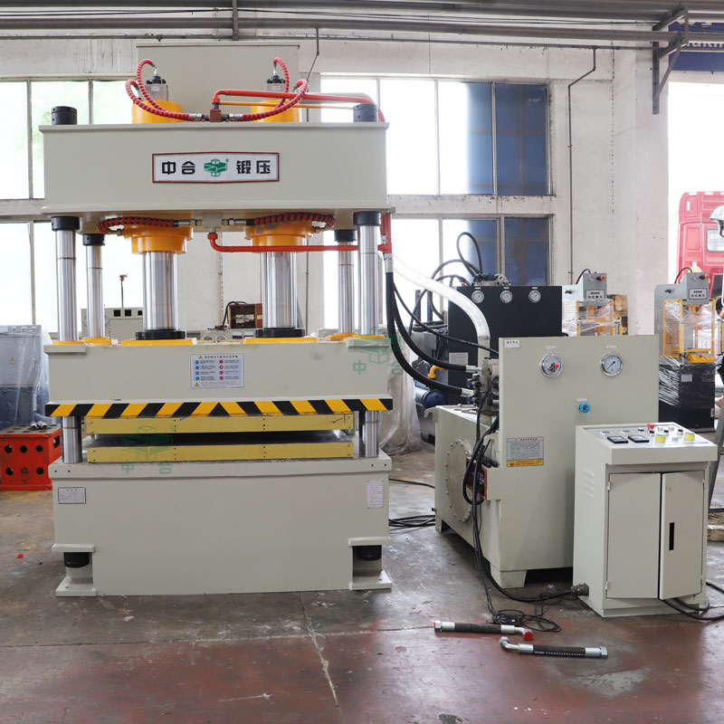 200噸四柱液壓機(jī) 200噸四柱液壓機(jī)