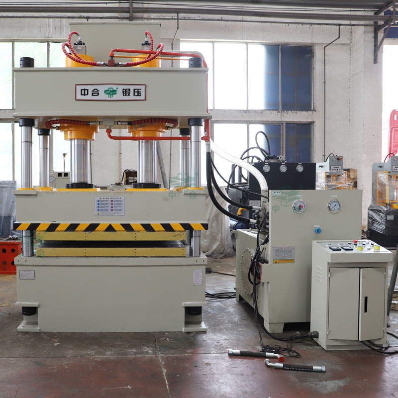 200噸四柱液壓機(jī) 200噸四柱液壓機(jī)