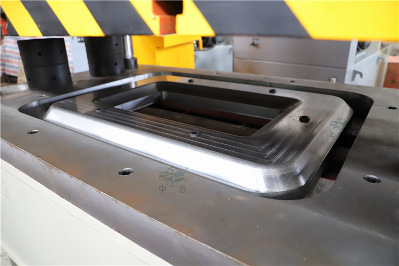 火車門板整形修復(fù)液壓機(jī)-鋼板壓平設(shè)備(圖4) 火車門板整形修復(fù)液壓機(jī)-鋼板壓平設(shè)備(圖4)