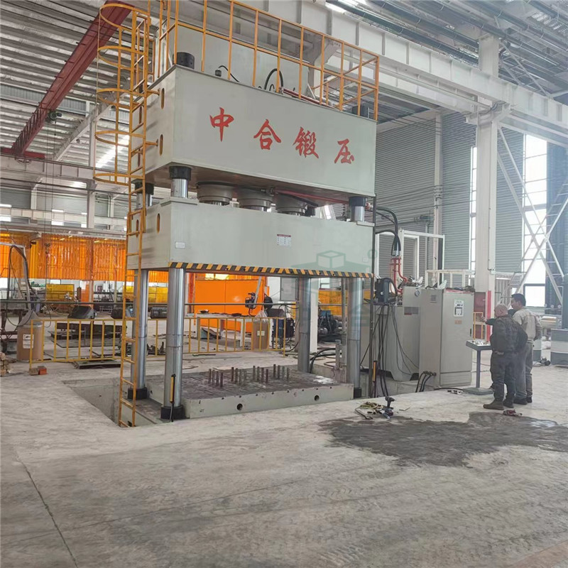 1000噸四柱液壓機(jī) 1000噸四柱液壓機(jī)