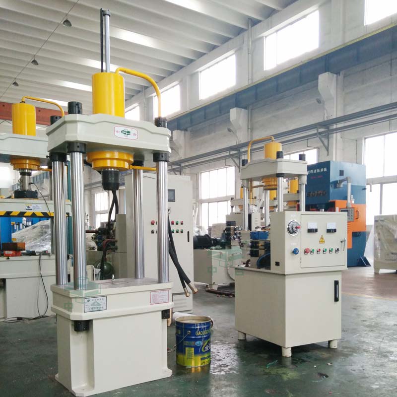 兩梁四柱液壓機(jī)-物液分離壓榨機(jī)-污泥高壓脫水設(shè)備(圖4) 兩梁四柱液壓機(jī)-物液分離壓榨機(jī)-污泥高壓脫水設(shè)備(圖4)