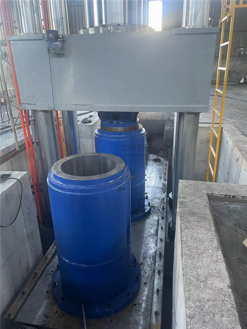 石墨坩堝液壓機(jī)_2000噸碳素粉末成型油壓機(jī)(圖2) 石墨坩堝液壓機(jī)_2000噸碳素粉末成型油壓機(jī)(圖2)