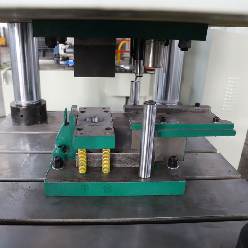 400噸錨桿托盤液壓機(jī)-礦用錨桿托盤生產(chǎn)線(圖5) 400噸錨桿托盤液壓機(jī)-礦用錨桿托盤生產(chǎn)線(圖5)