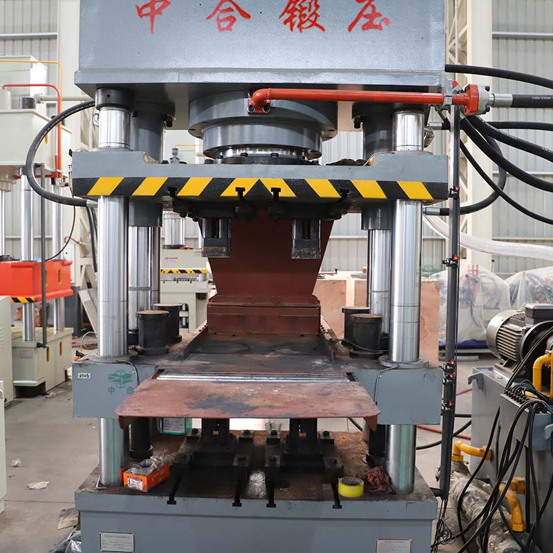 石墨粉末壓塊液壓機(jī)(一模兩出) 石墨粉末壓塊液壓機(jī)(一模兩出)