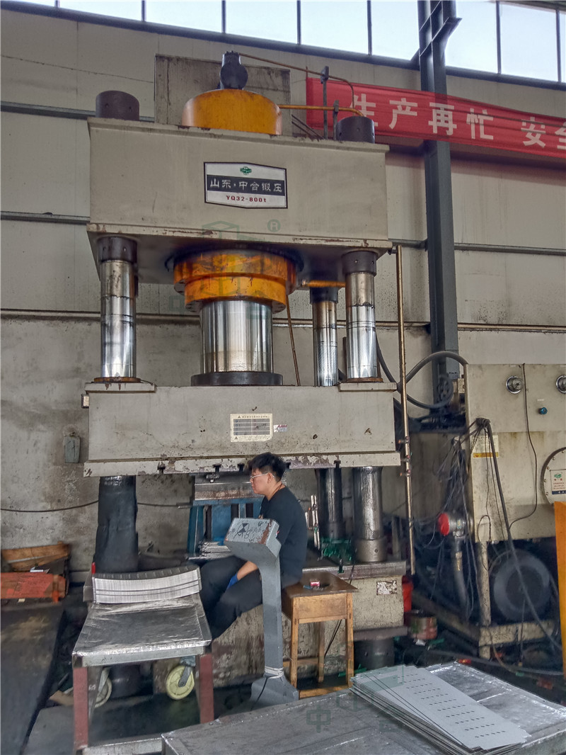 630噸地溝蓋板成型液壓機-不銹鋼地溝蓋板生產(chǎn)線(圖1) 630噸地溝蓋板成型液壓機-不銹鋼地溝蓋板生產(chǎn)線(圖1)