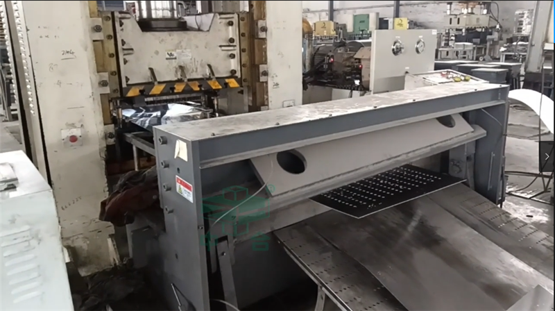 630噸地溝蓋板成型液壓機-不銹鋼地溝蓋板生產(chǎn)線(圖4) 630噸地溝蓋板成型液壓機-不銹鋼地溝蓋板生產(chǎn)線(圖4)