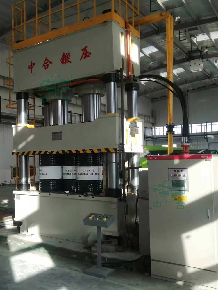 1000噸三梁四柱液壓機(jī) 1000噸三梁四柱液壓機(jī)