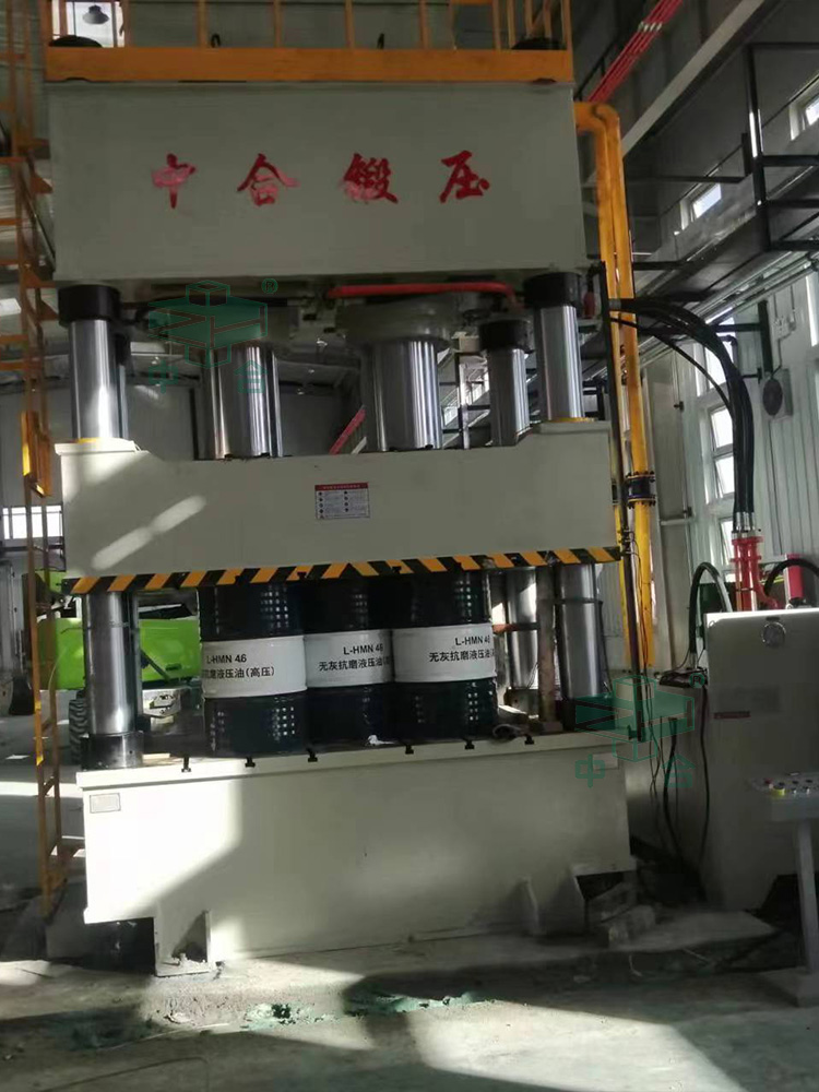 1000噸四柱液壓機(jī) 1000噸四柱液壓機(jī)