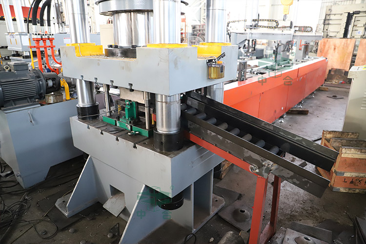 500噸錨桿托盤液壓機(jī)試機(jī) 500噸錨桿托盤液壓機(jī)試機(jī)