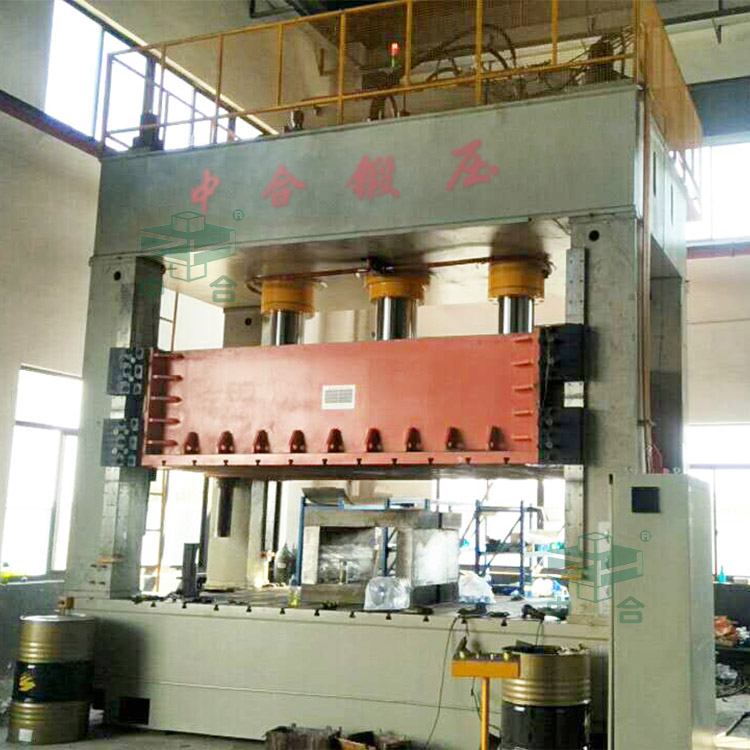 800噸框架式液壓機(jī) 800噸框架式液壓機(jī)