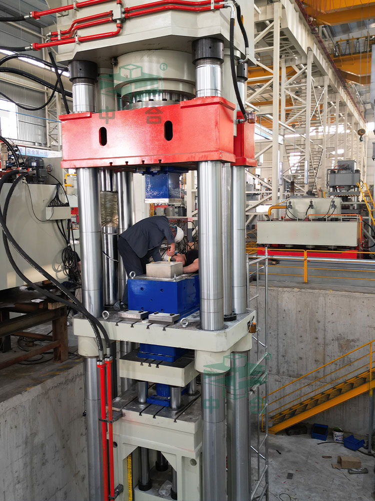 莫來(lái)石匣缽液壓機(jī)試機(jī)成功 莫來(lái)石匣缽液壓機(jī)試機(jī)成功